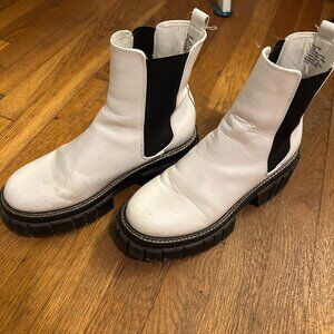 Aqua Black & White Slip-On Boots Size 10